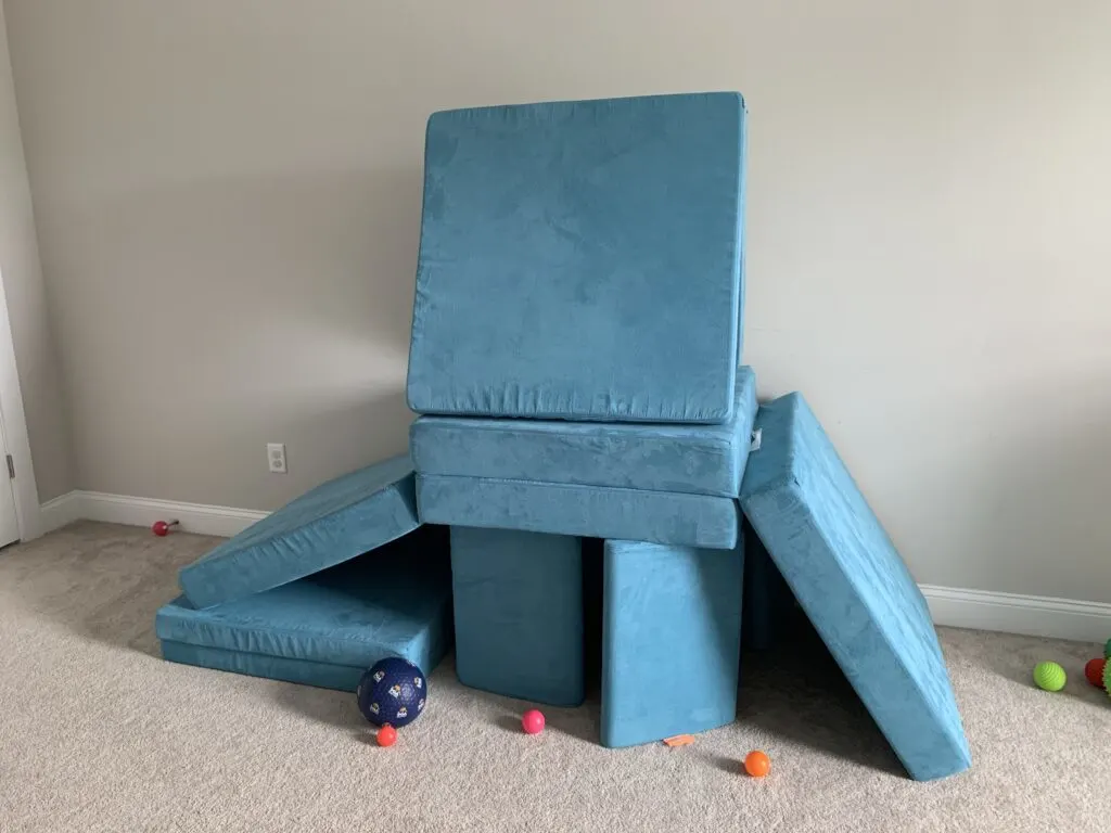 nugget-couch-slide-ideas-loop-de-loop  Nugget couch slide ideas, 1 nugget  couch ideas, Kids couch