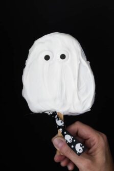 Ghost themed treats for kids - Celebrating with kids