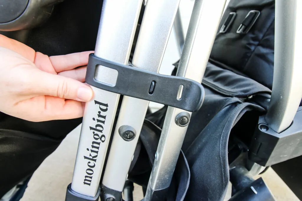 How to clip a mockingbird stroller closed
