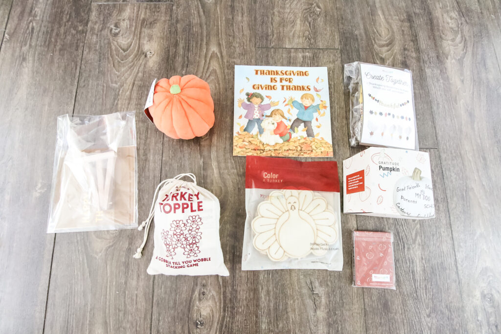 contents of the thanksgiving year cheer box