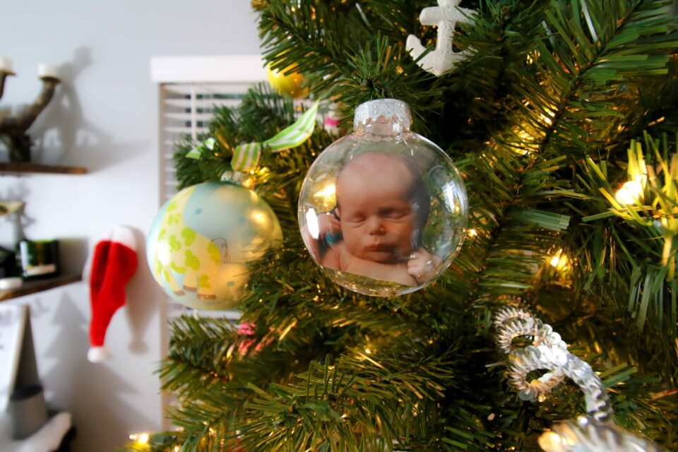 9 homemade baby's first ornaments - Celebrating with kids