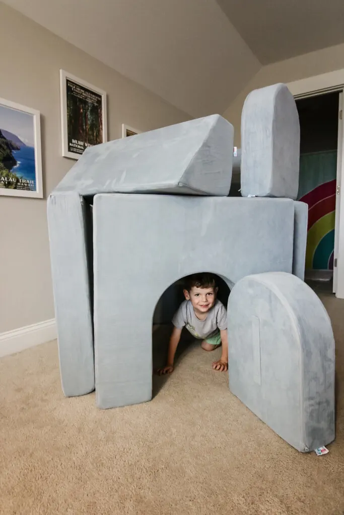 epic kids play couch in fort set up