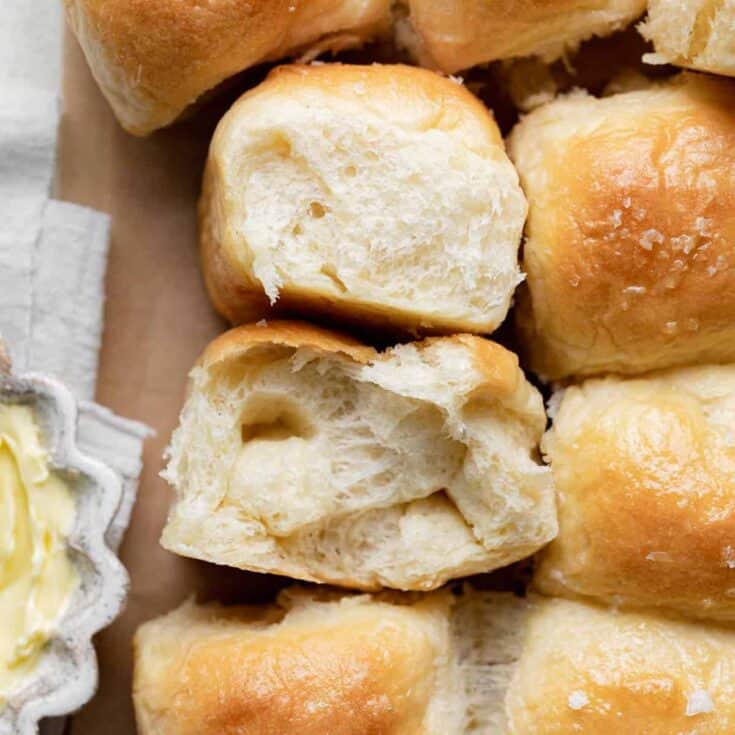 Image for Old Fashioned Yeast Rolls Recipe