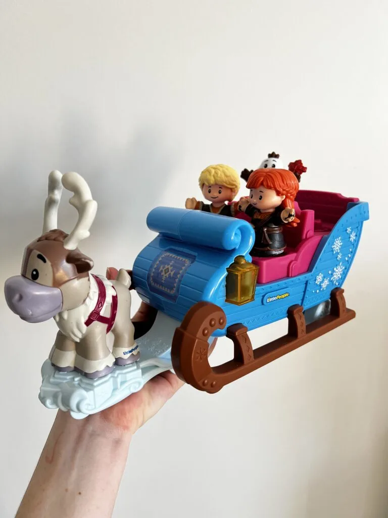 frozen little people sleigh