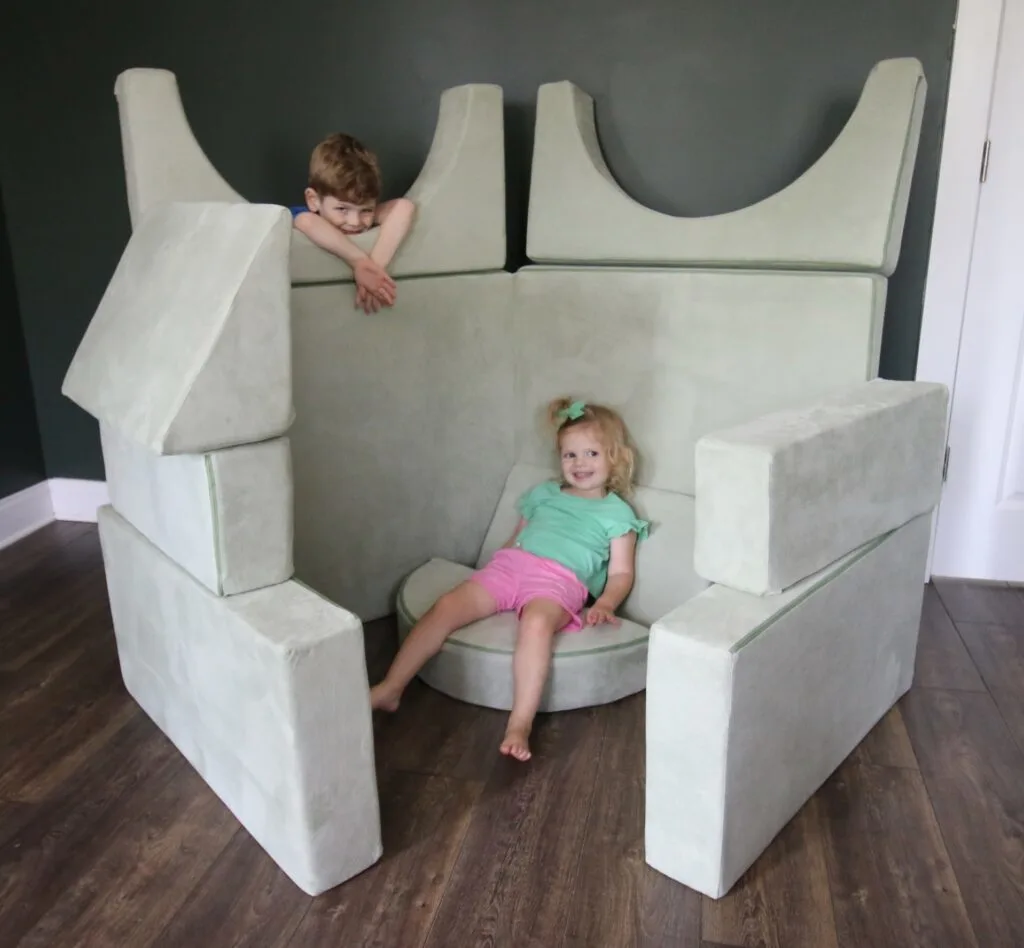 barumba play couch set up like a castle