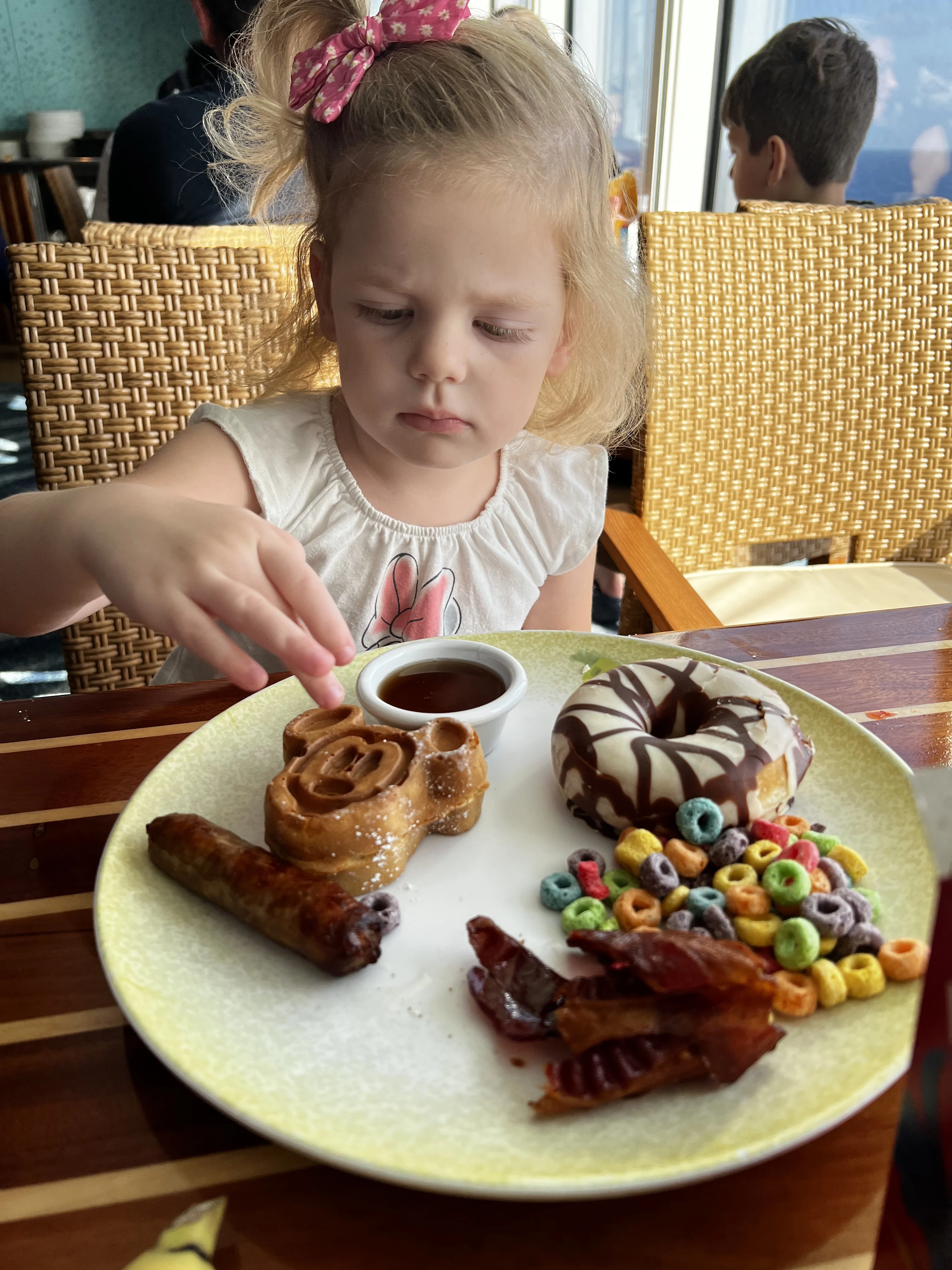 breakfast on the disney fantasy cruise ship