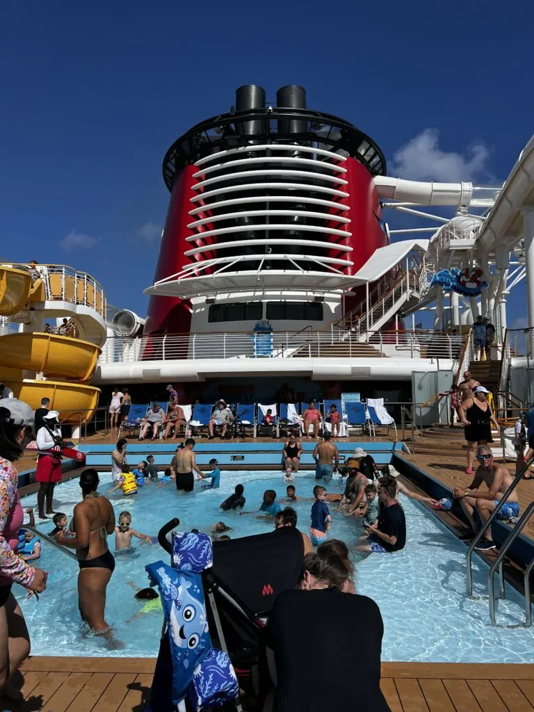 family pool disney cruise