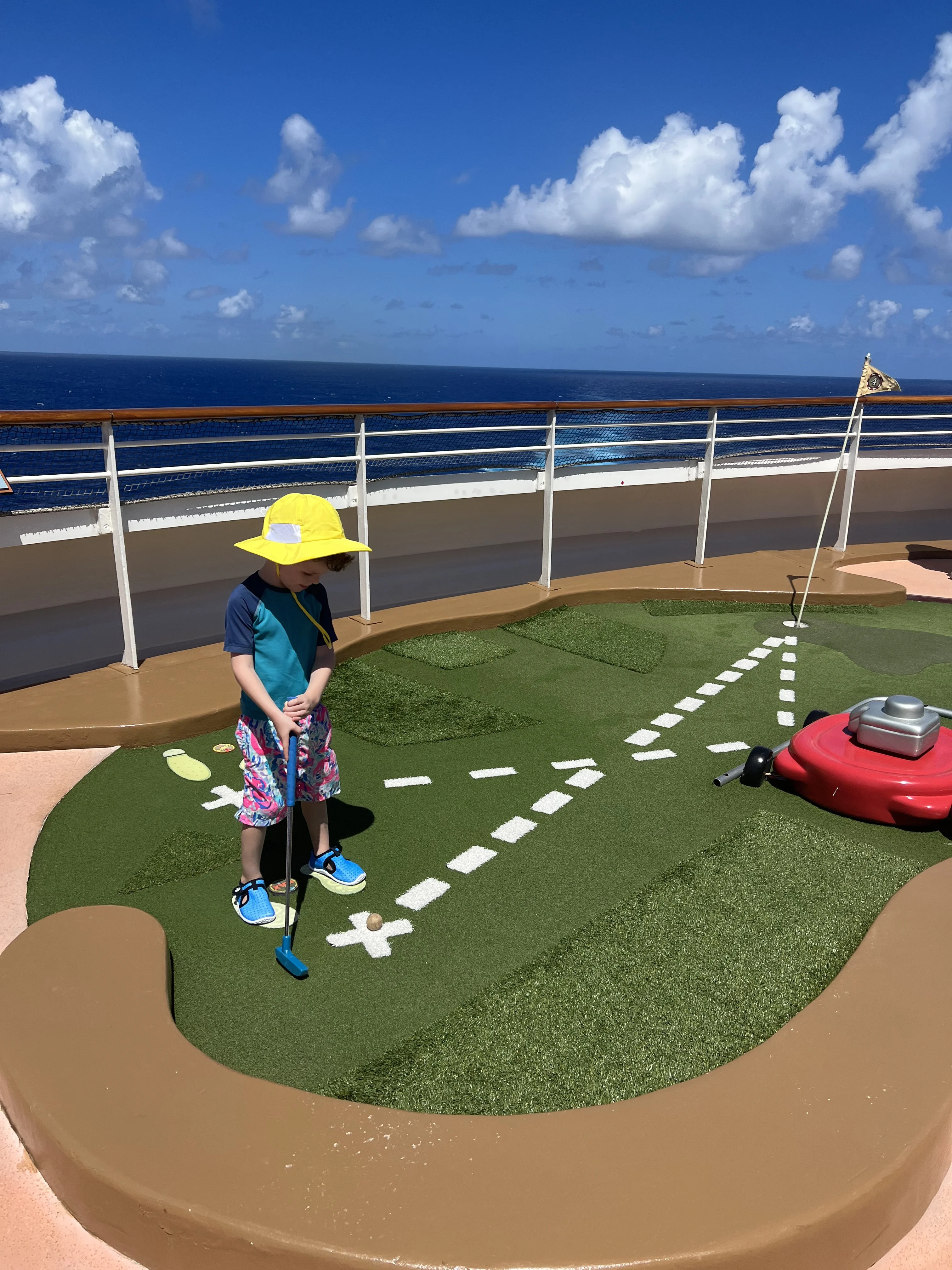 goofy golf putt putt disney fantasy cruise ship