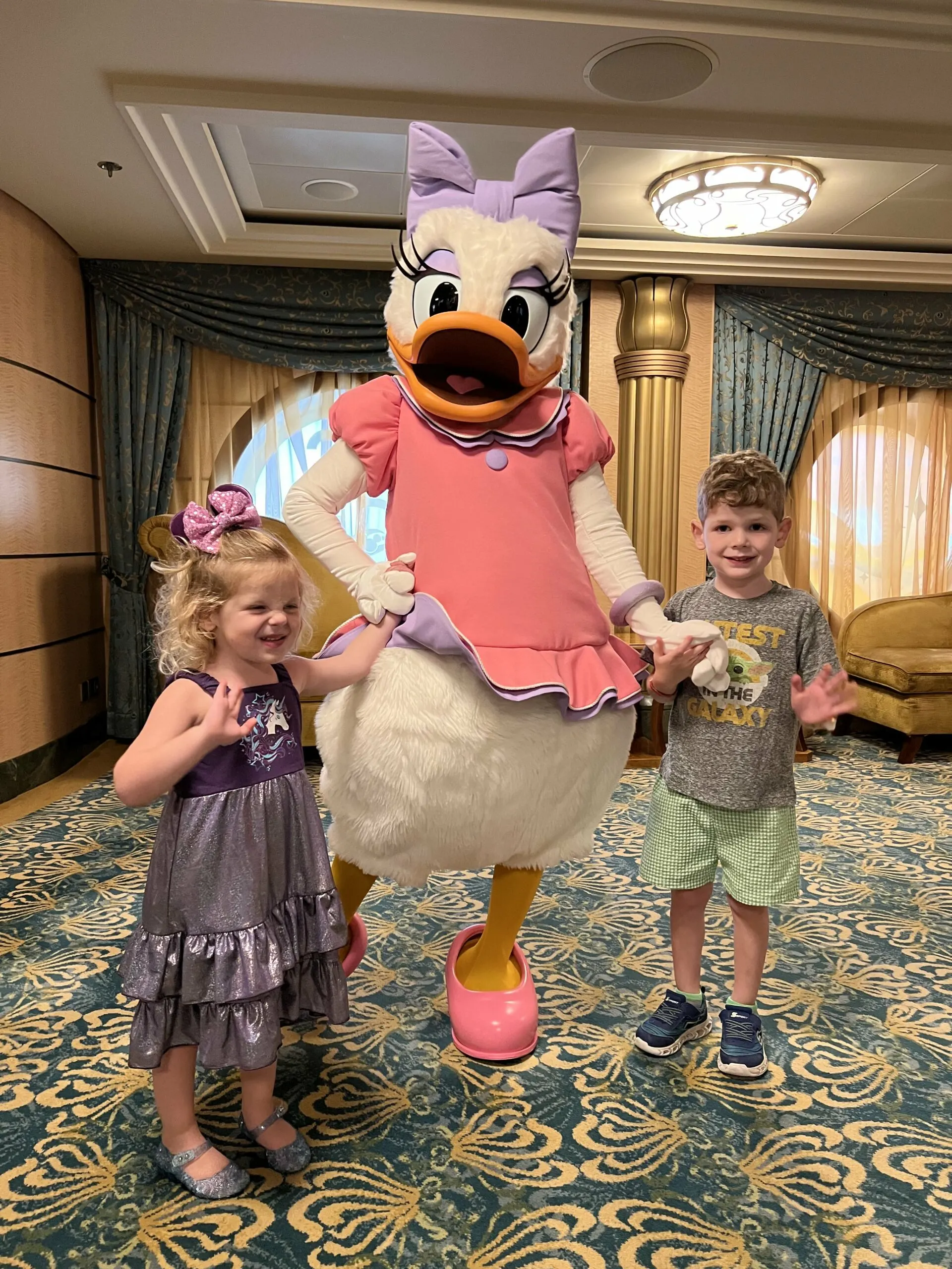 daisy duck disney fantasy cruise ship