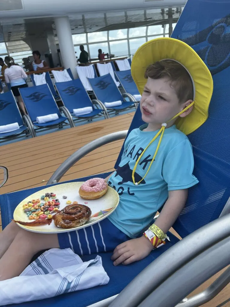 poolside breakfast disney cruise