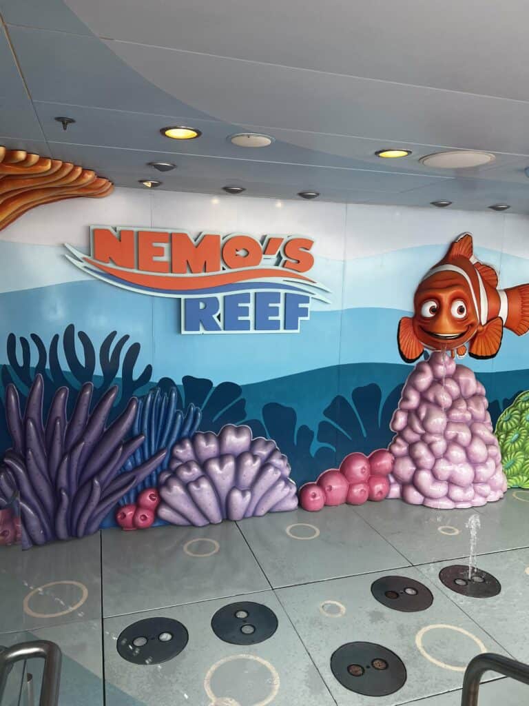 nemos reef splash pad disney fantasy