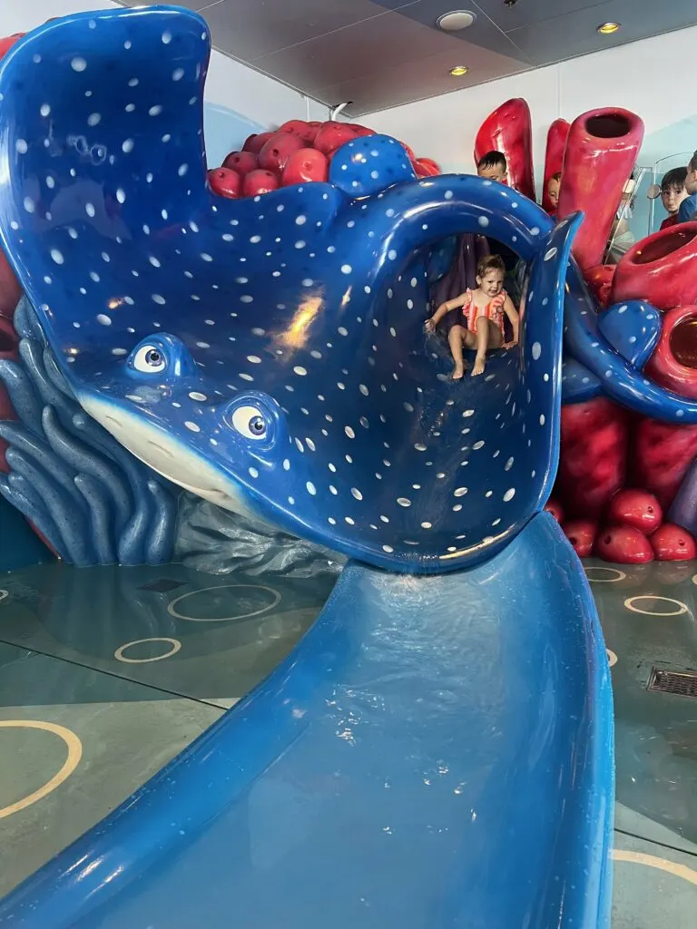 mr rays slide nemos reef splash pad disney fantasy