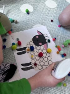 Sheep cotton ball craft - free printable template - Celebrating with kids