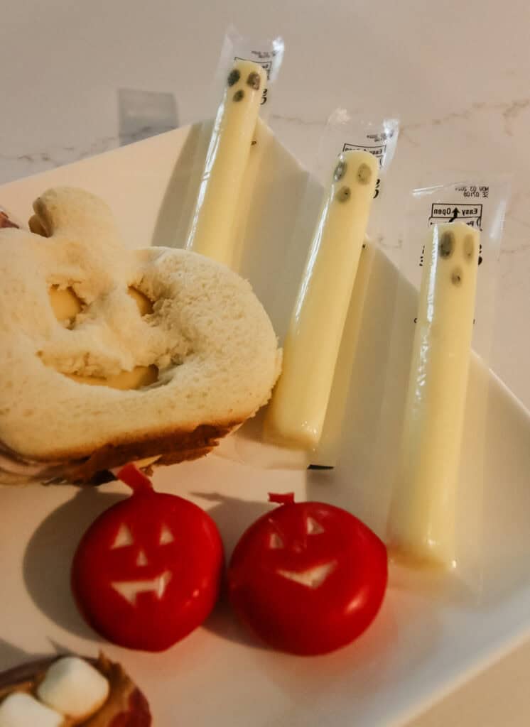 easy halloween ghost cheese sticks