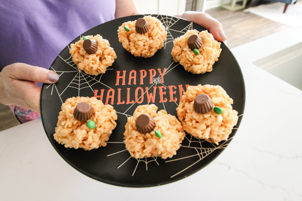 Easy Pumpkin Rice Crispy Treats