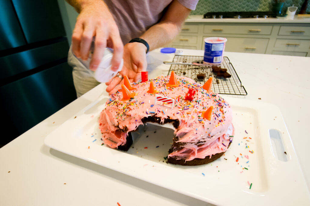 making a hot wheels birthday cake