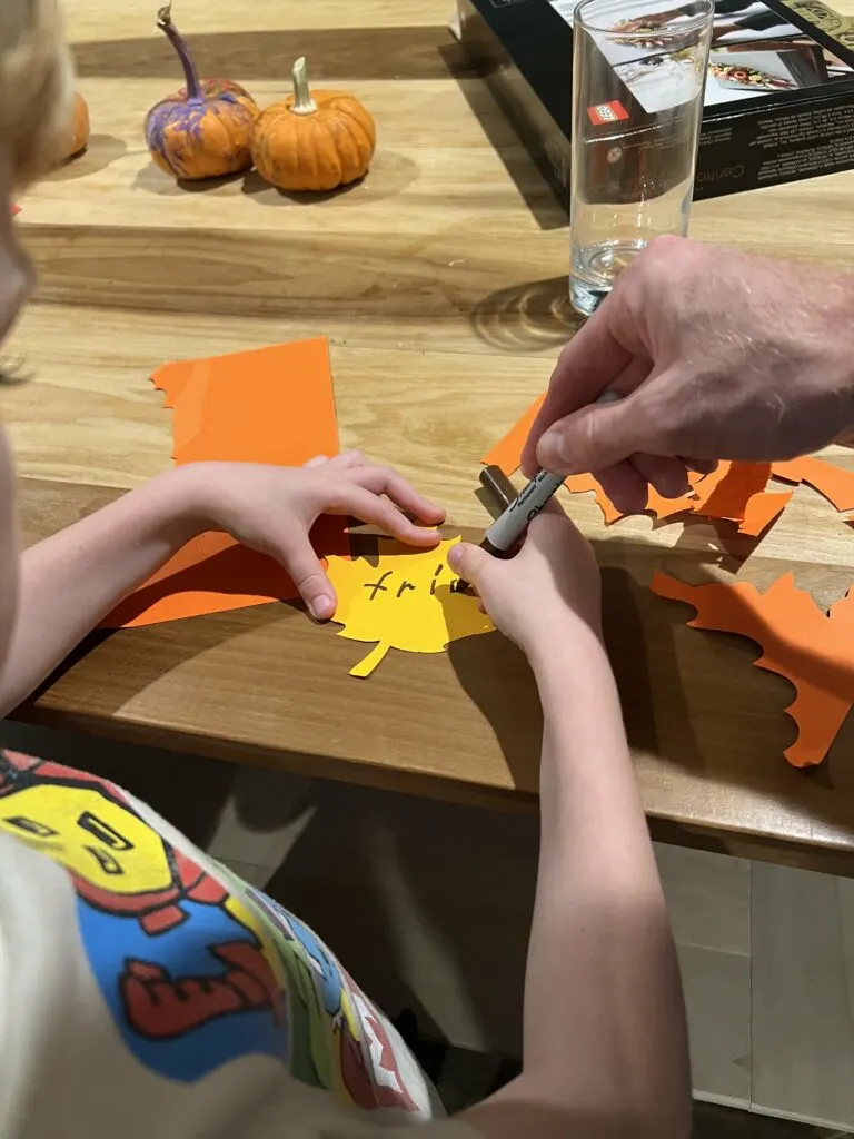 writing thankful cards for kids