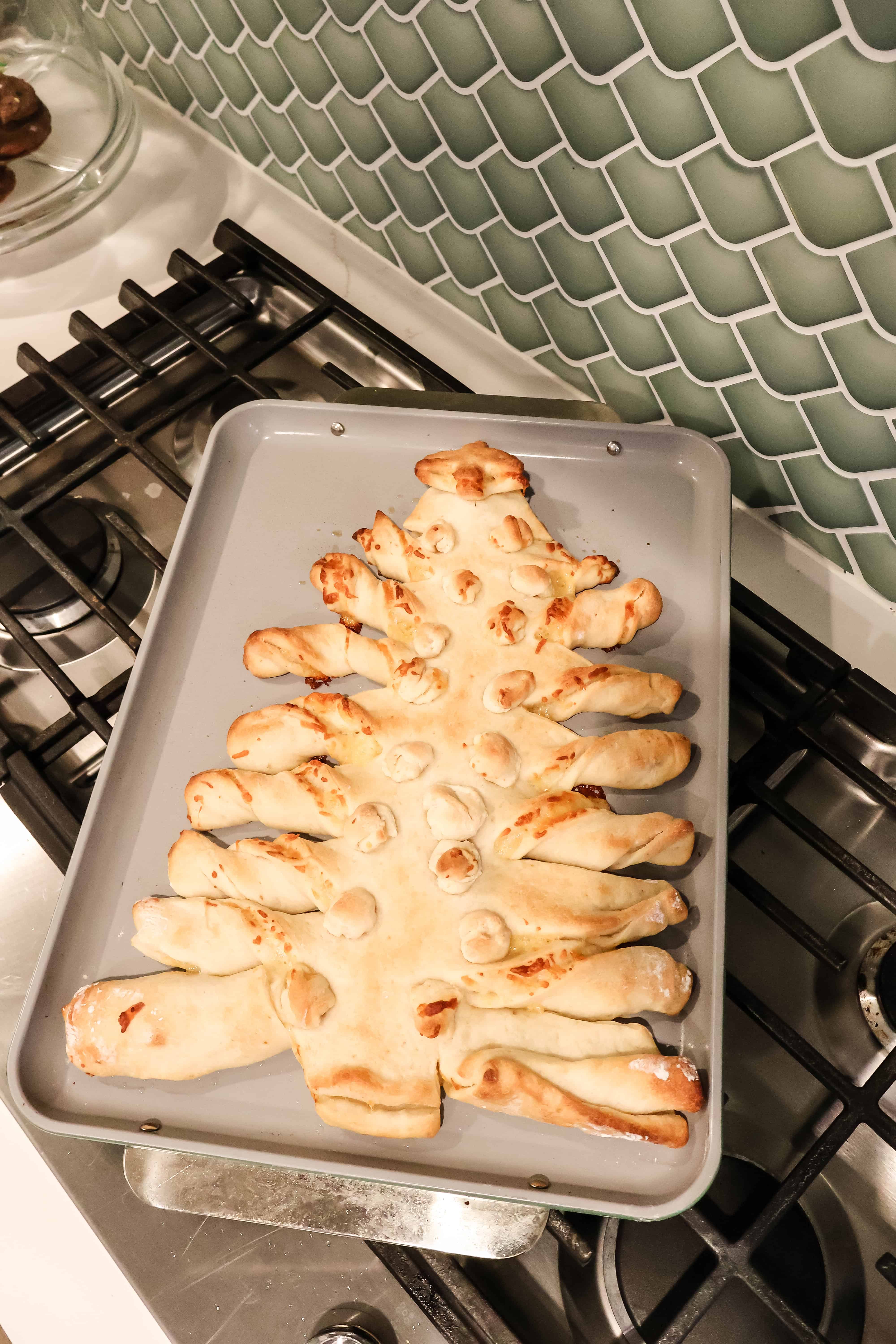 Easy Christmas Tree Cheese Bread Recipe