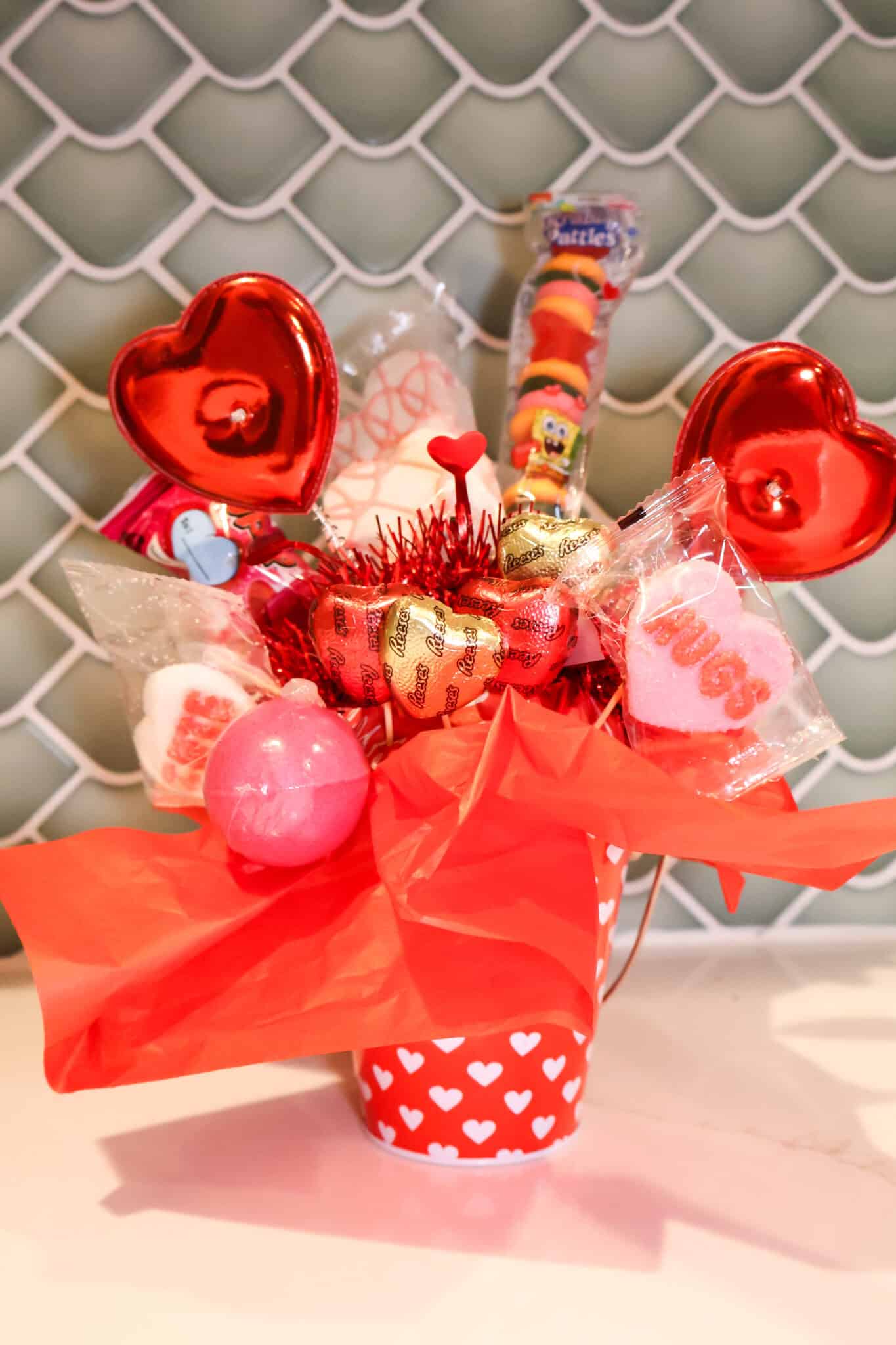 How to make a DIY candy bouquet for Valentines Day - Celebrating with kids
