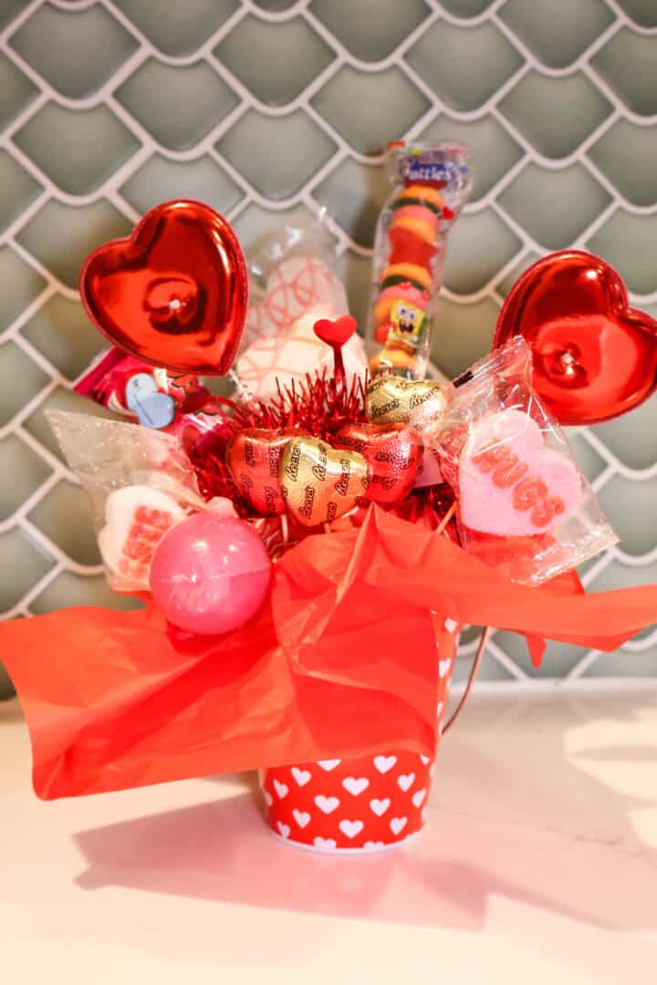 How to make a DIY candy bouquet for Valentines Day - Celebrating with kids