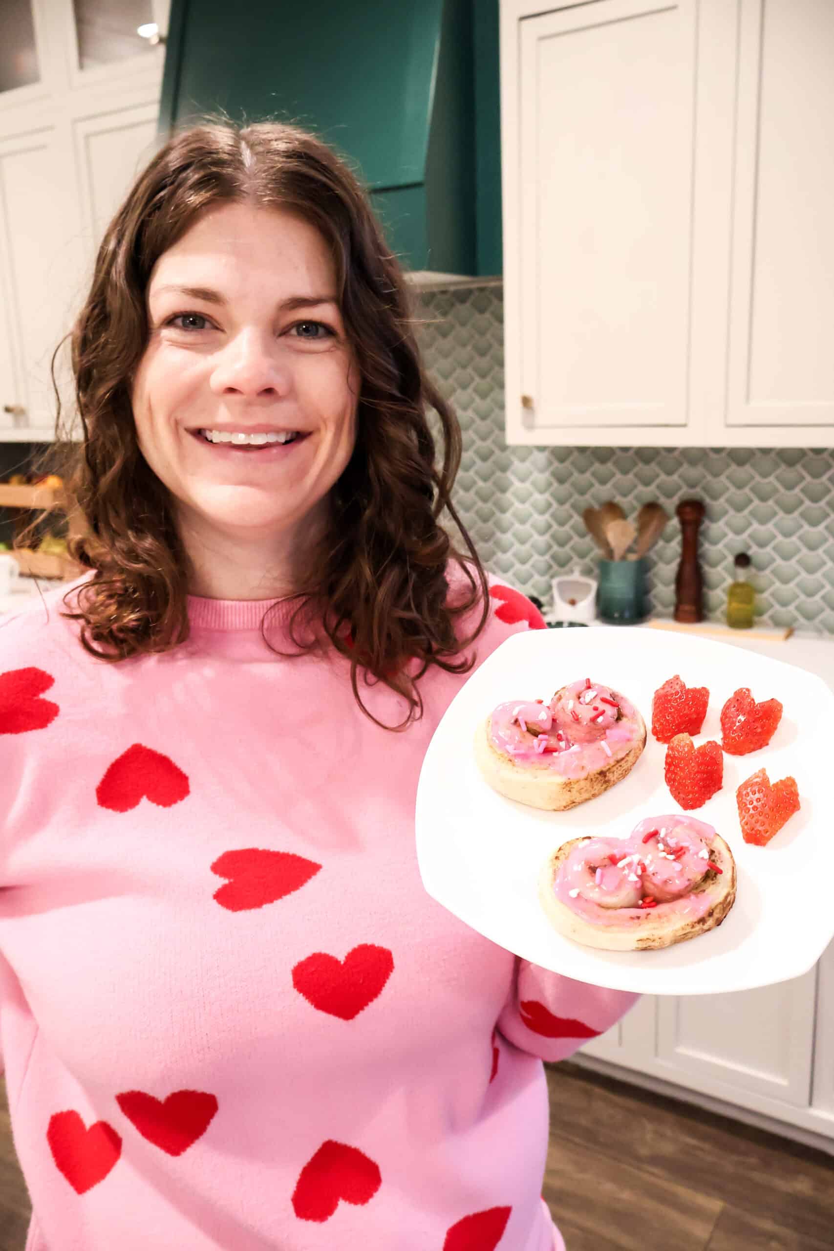 valentines day cinnamon rolls