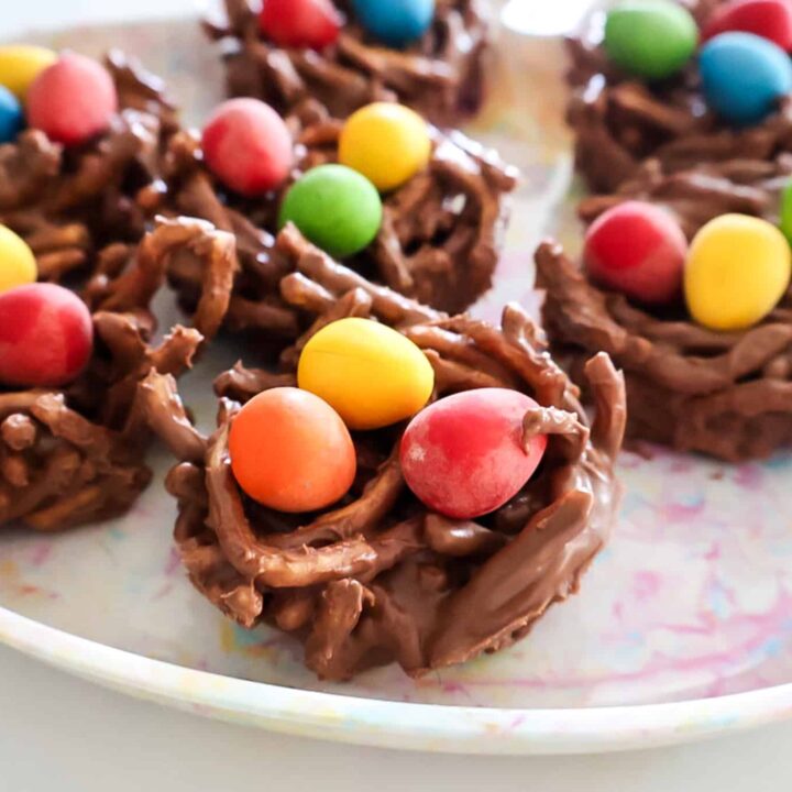 easy no-bake chocolate nest cookies