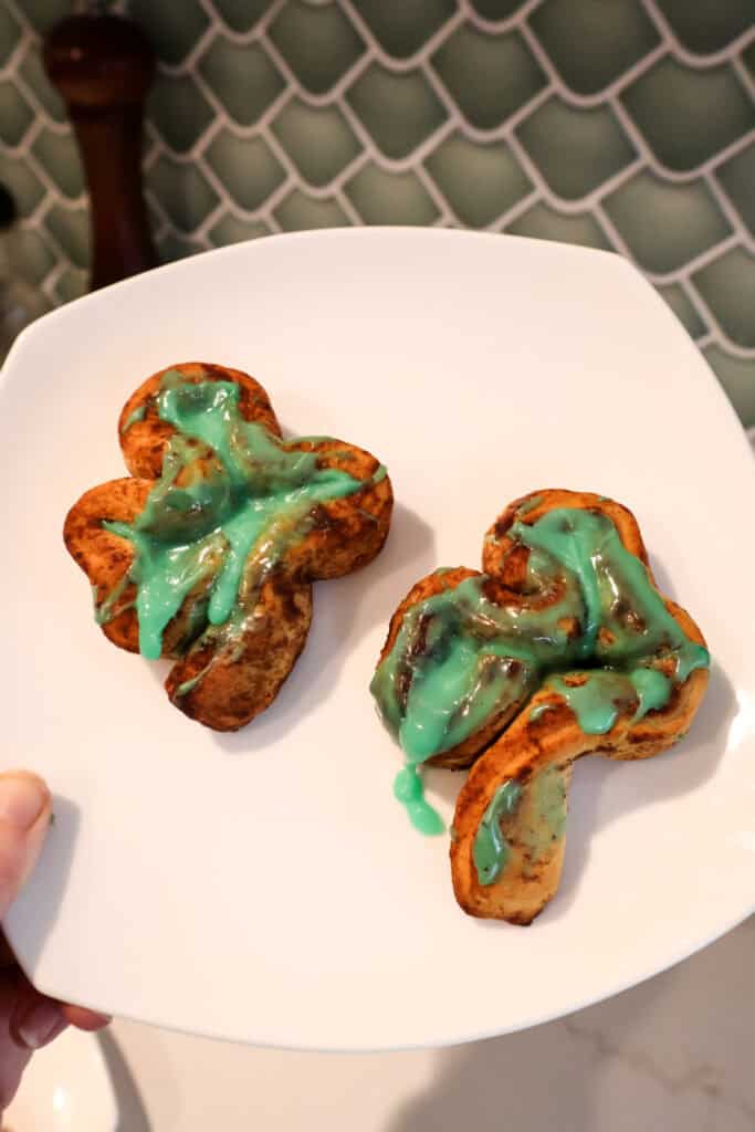 shamrock cinnamon rolls