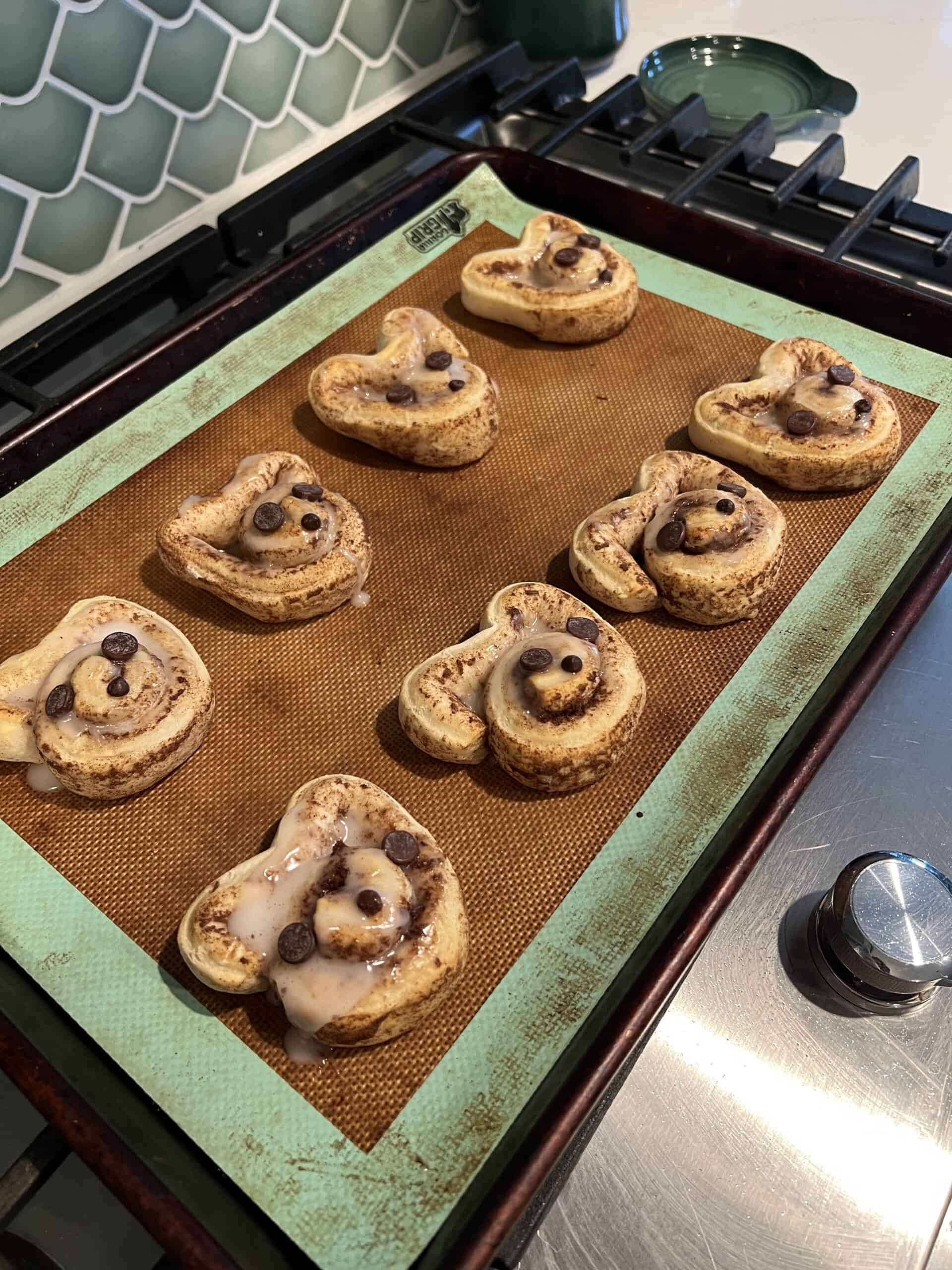 easter bunny cinnamon rolls