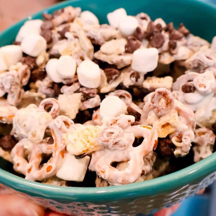 How to Make the Best S’mores Trail Mix