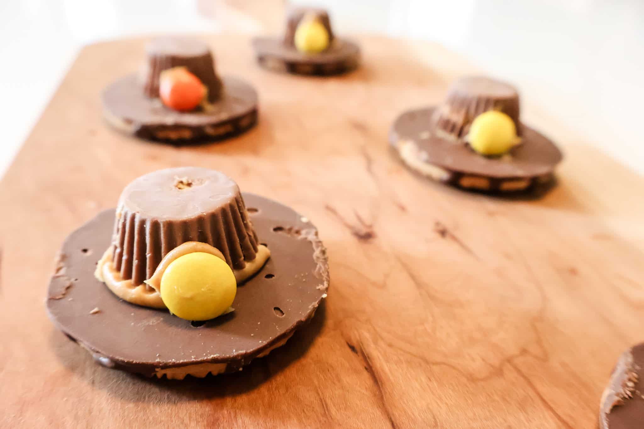 Easy pilgrim cookie hats