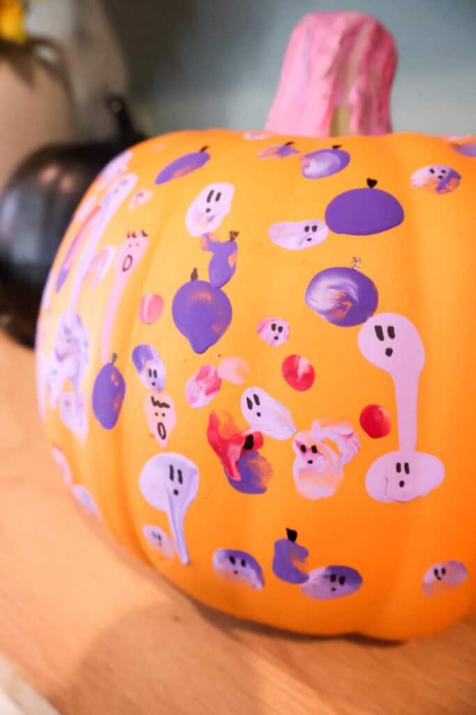 thumbprint pumpkin painting