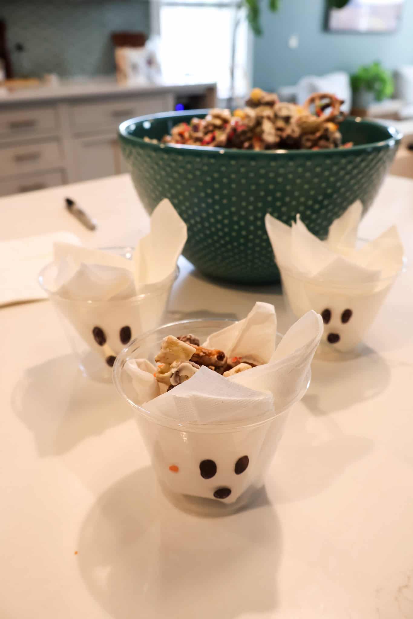 ghost snack cups with trail mix
