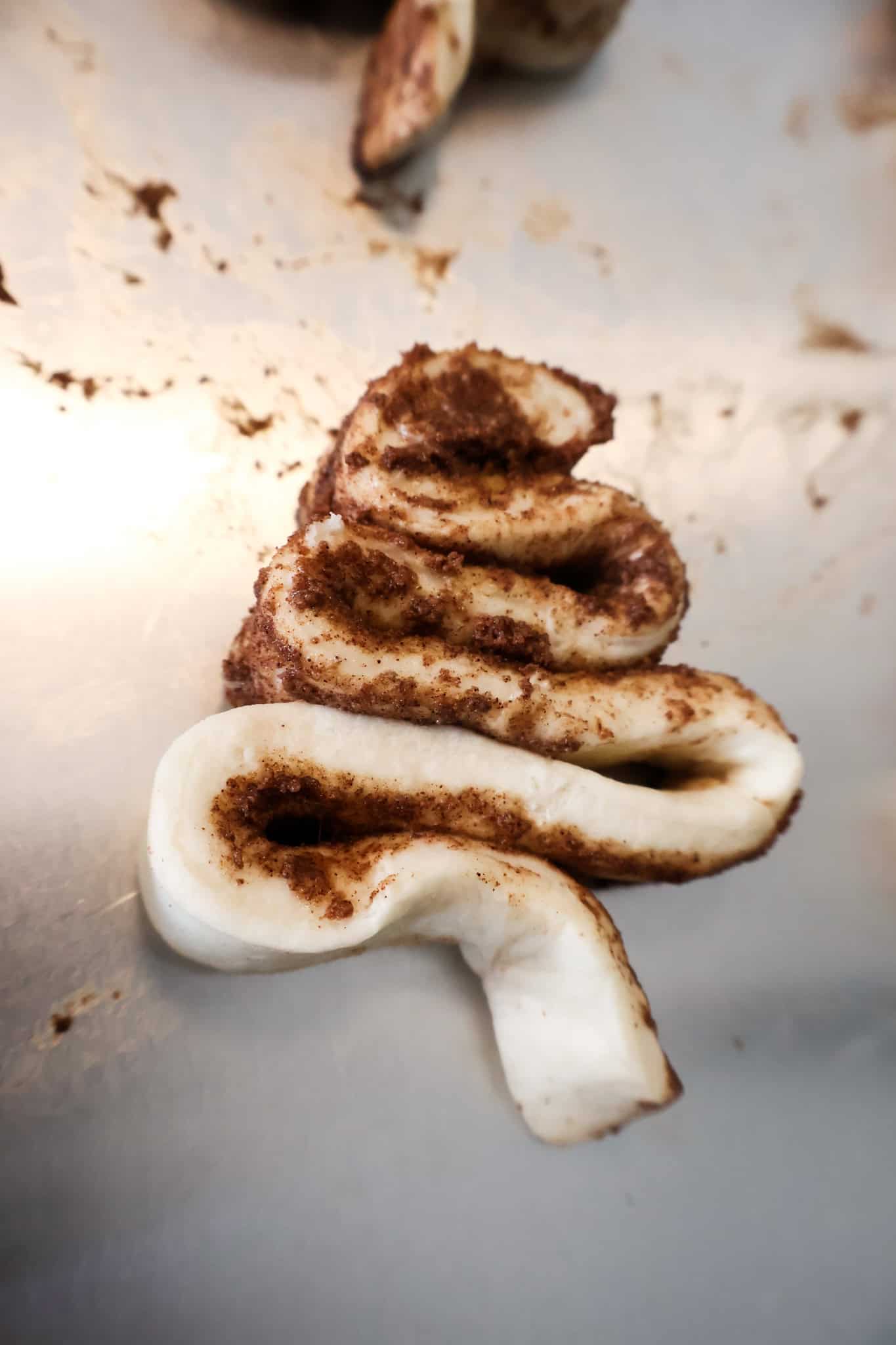 cinnamon roll christmas tree