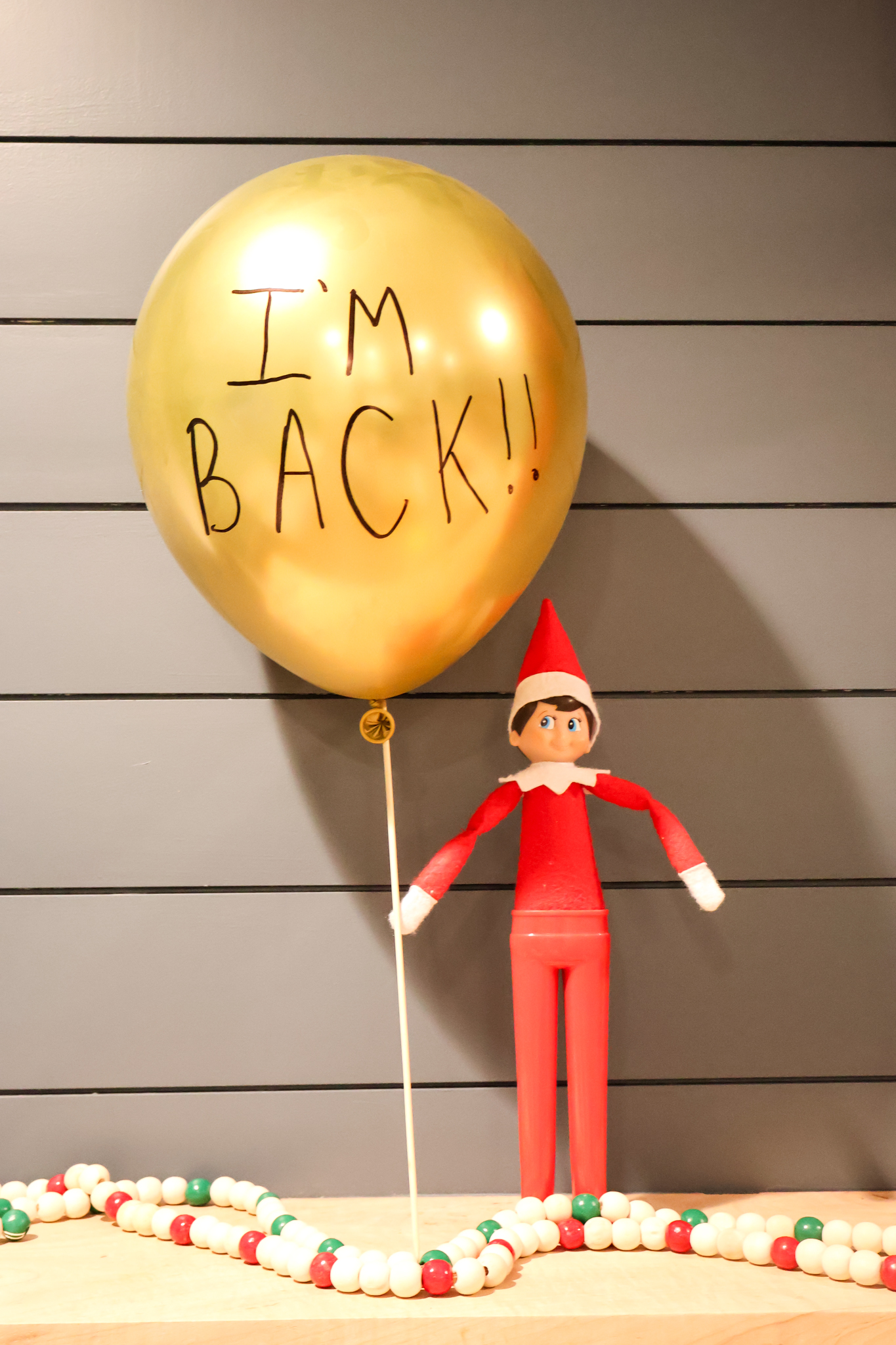 elf arrival balloon