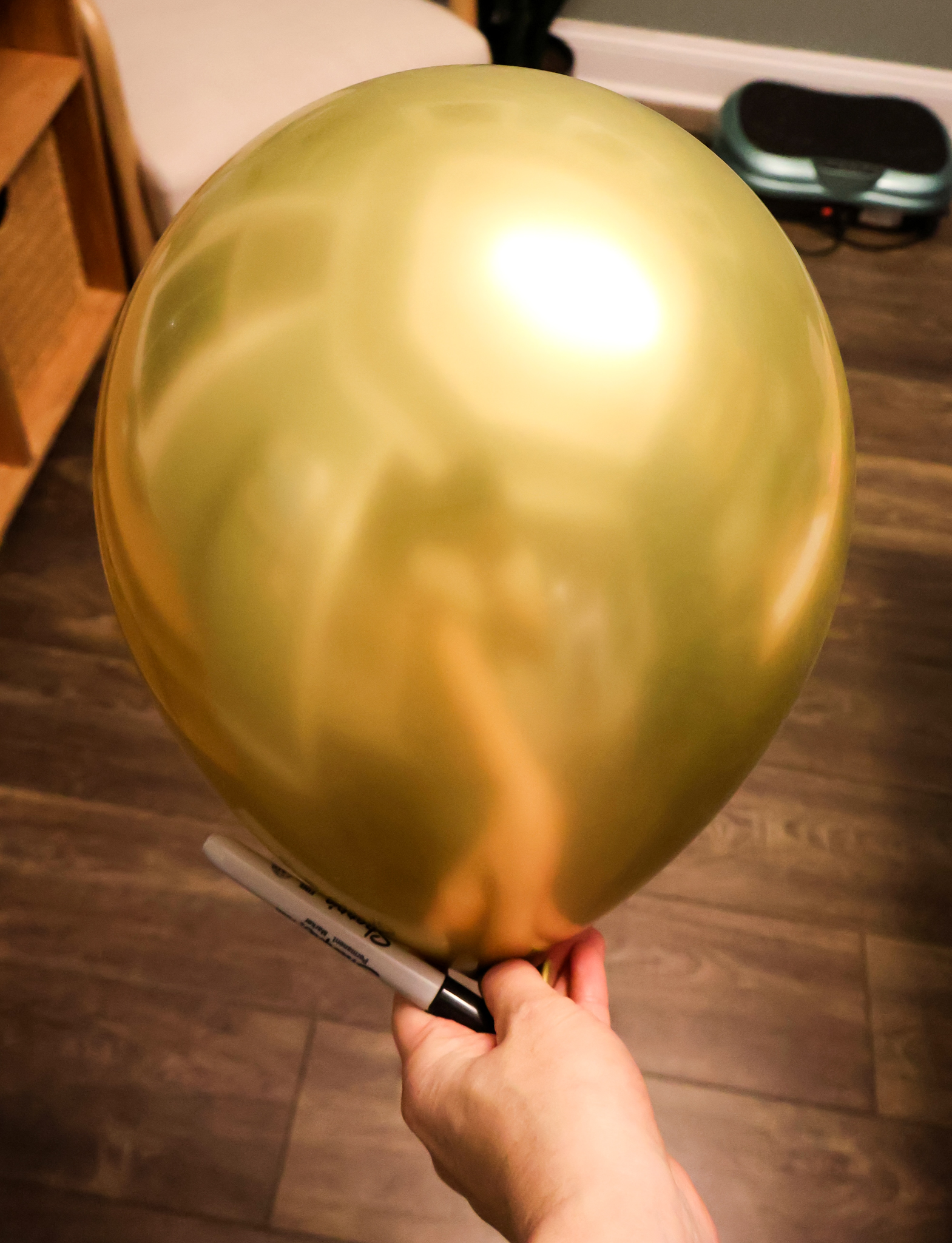gold balloon