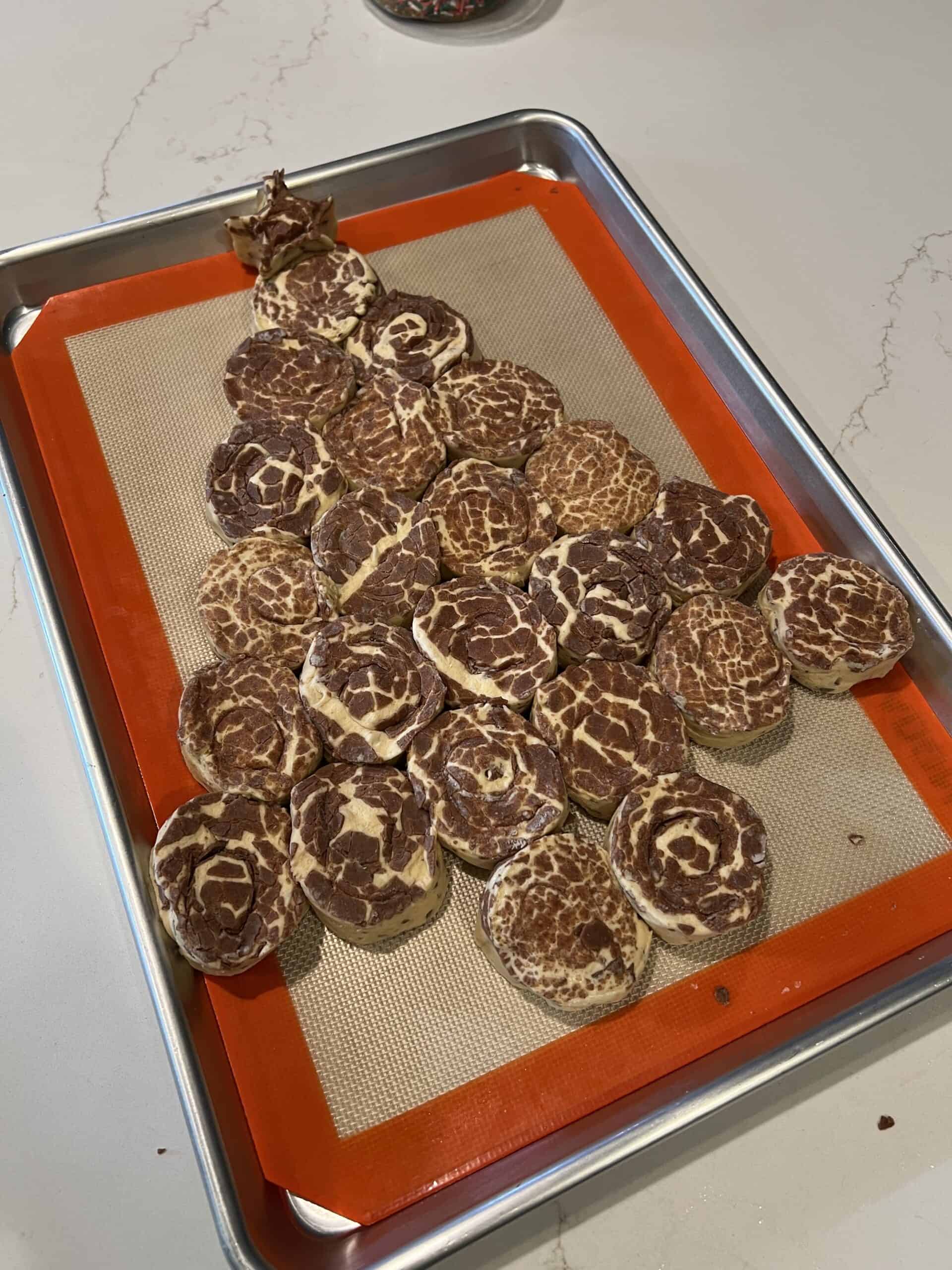 cinnamon roll christmas tree