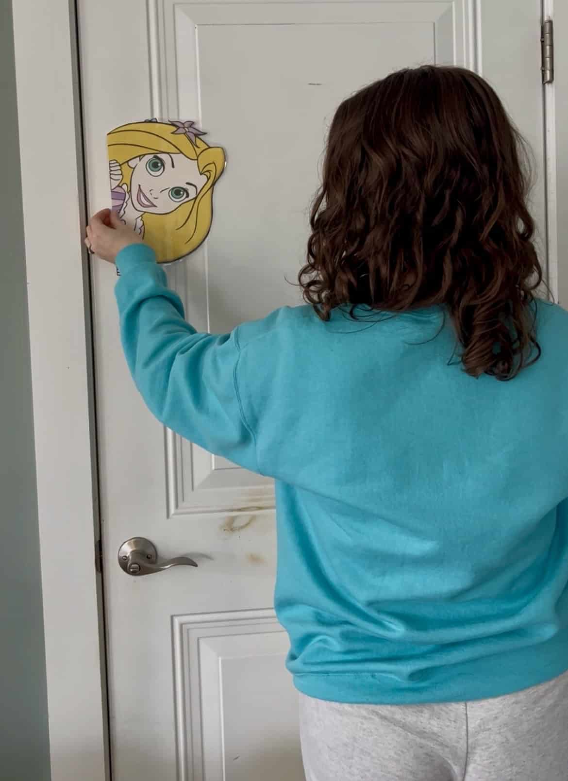 hanging a rapunzel paper chain disney countdown