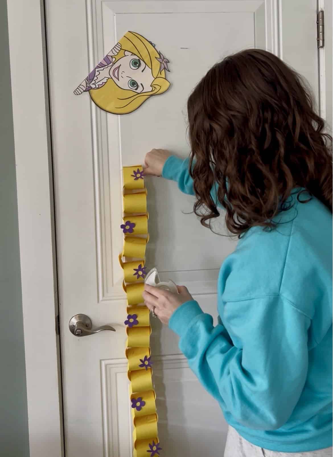 hanging a rapunzel paper chain disney countdown