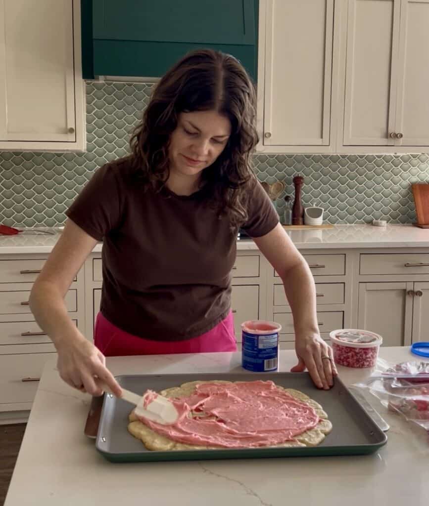 frosting a valentines day cookie cake