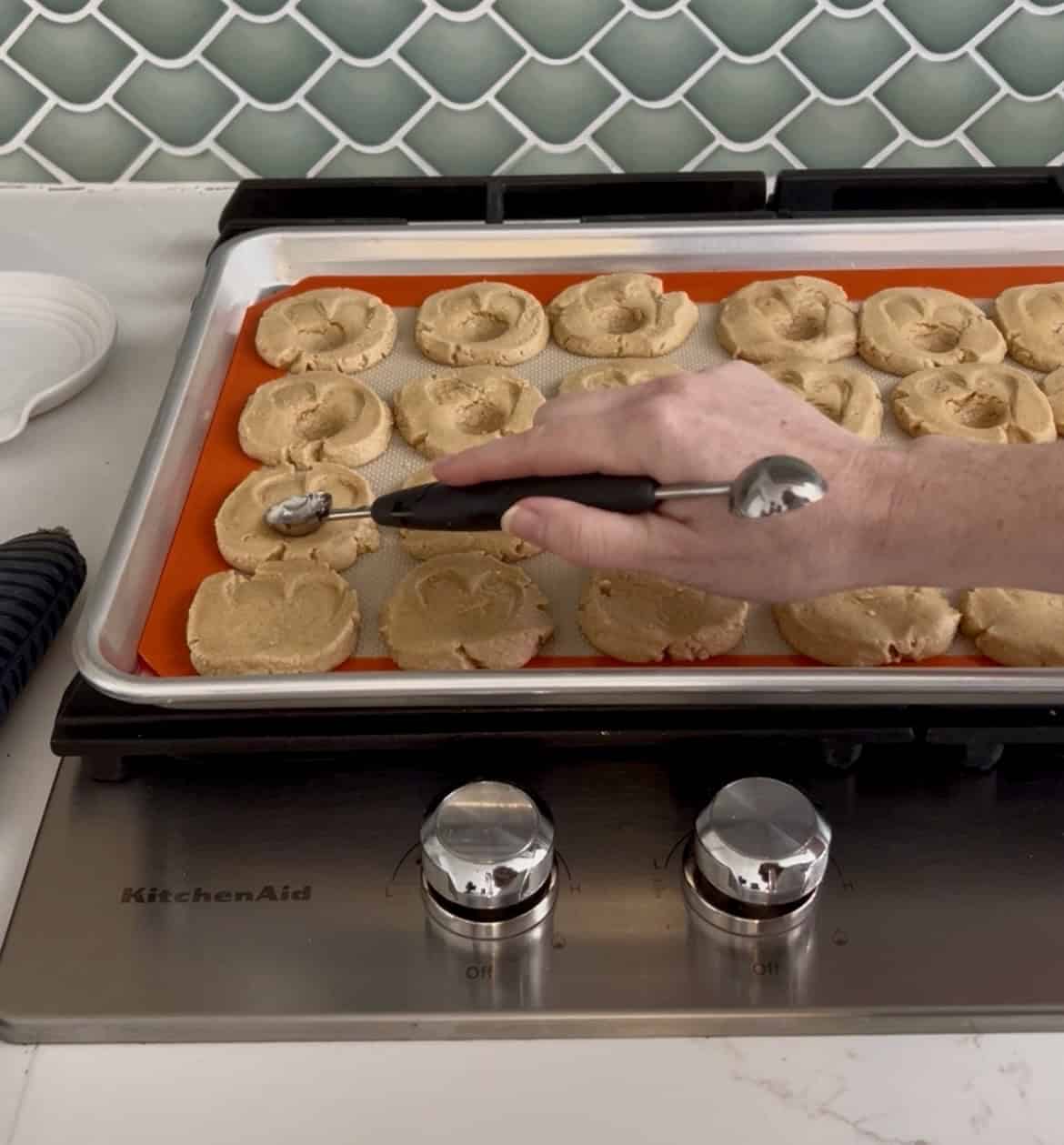 creating bunny face cookies