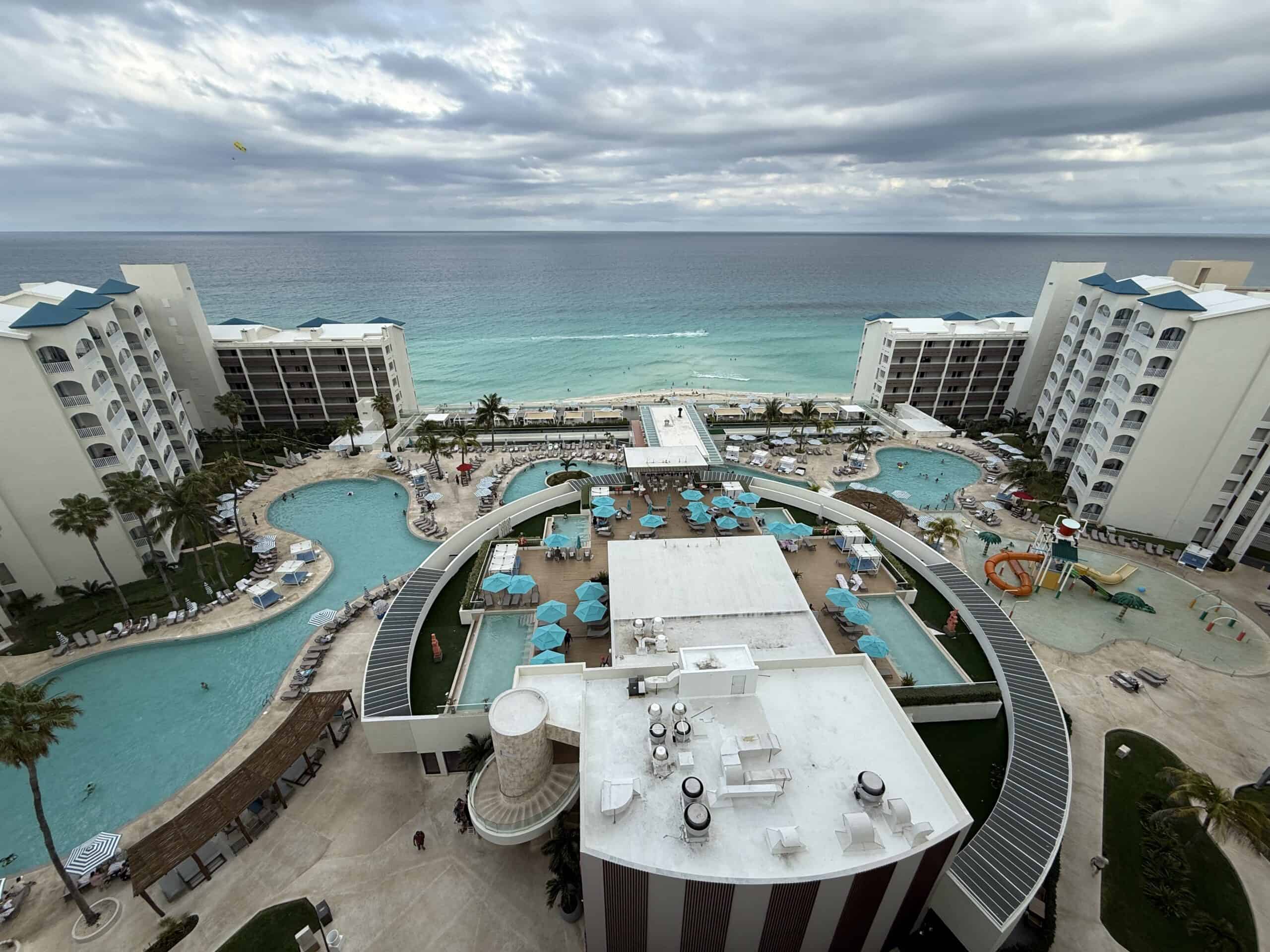 hilton mar caribe pools