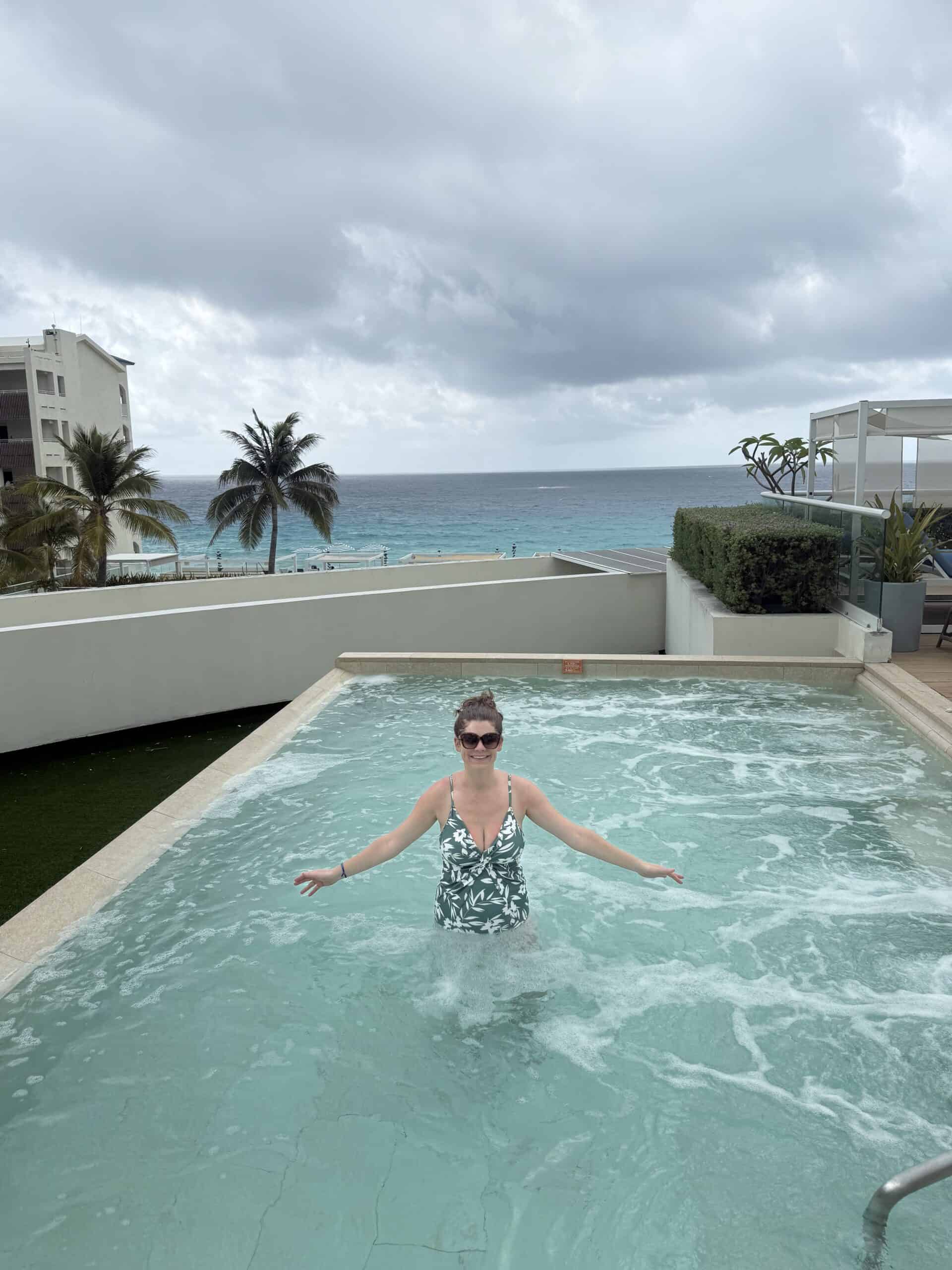 rooftop pool in Enclave at Hilton Mar Caribe
