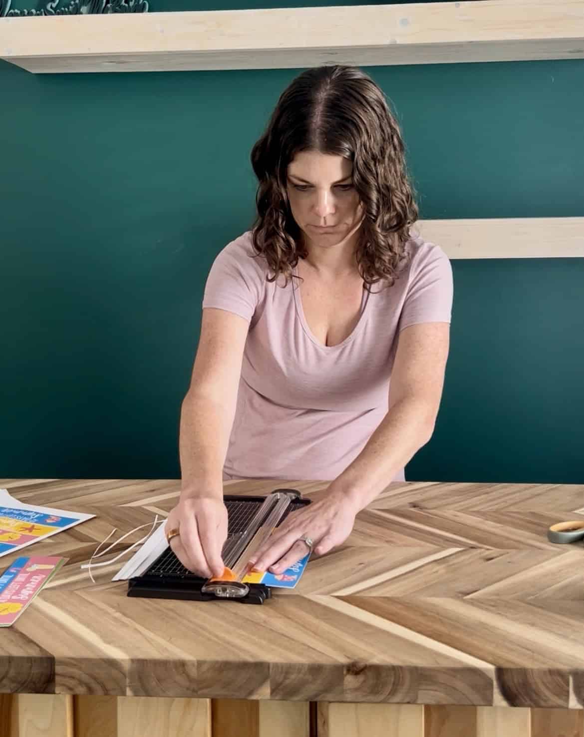 slicing paper chain paper strips