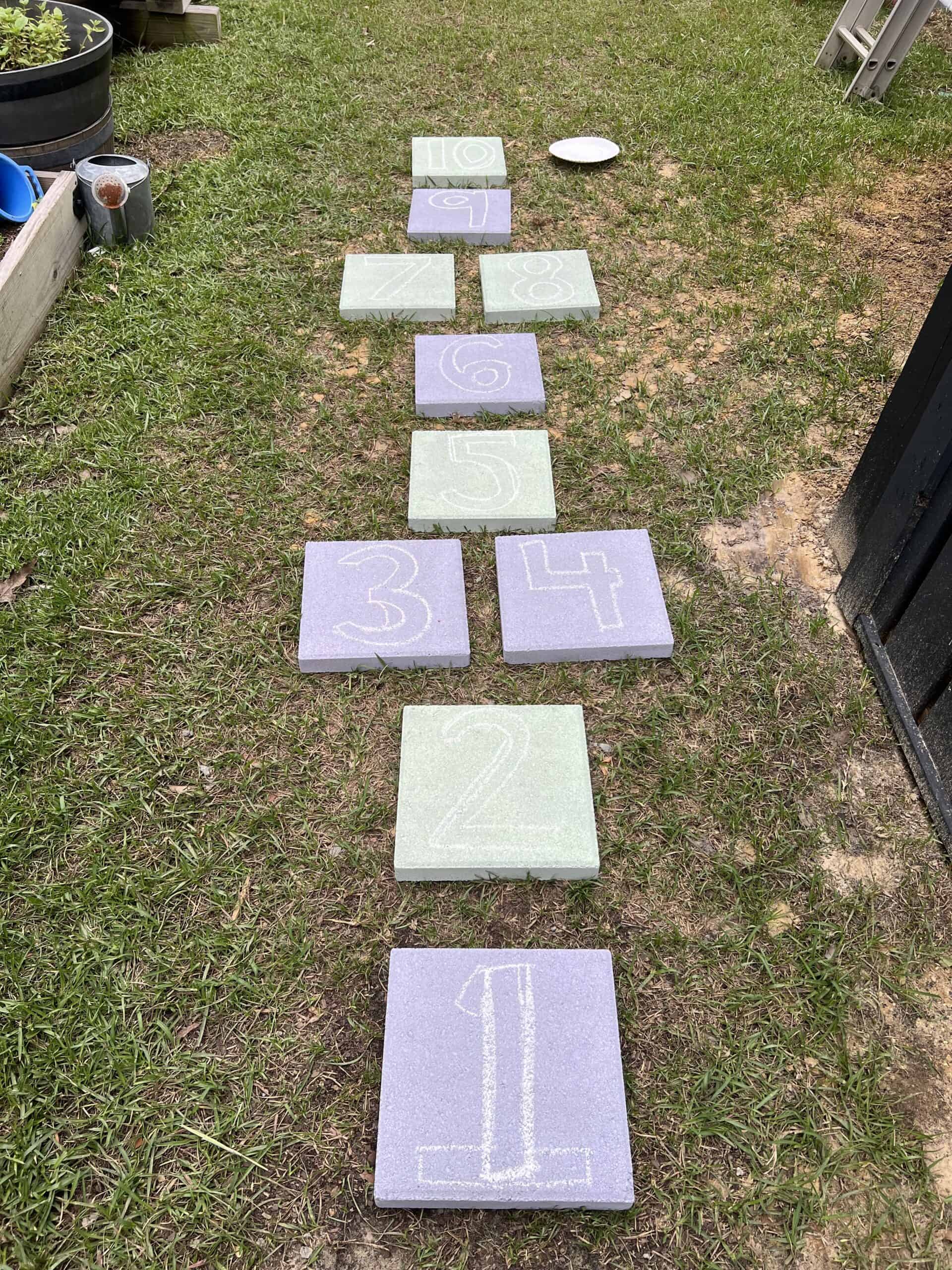 Easy DIY Hopscotch Stepping Stones for Your Backyard