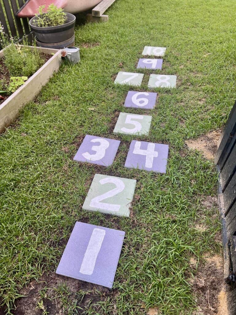 Easy DIY Hopscotch Stepping Stones for Your Backyard