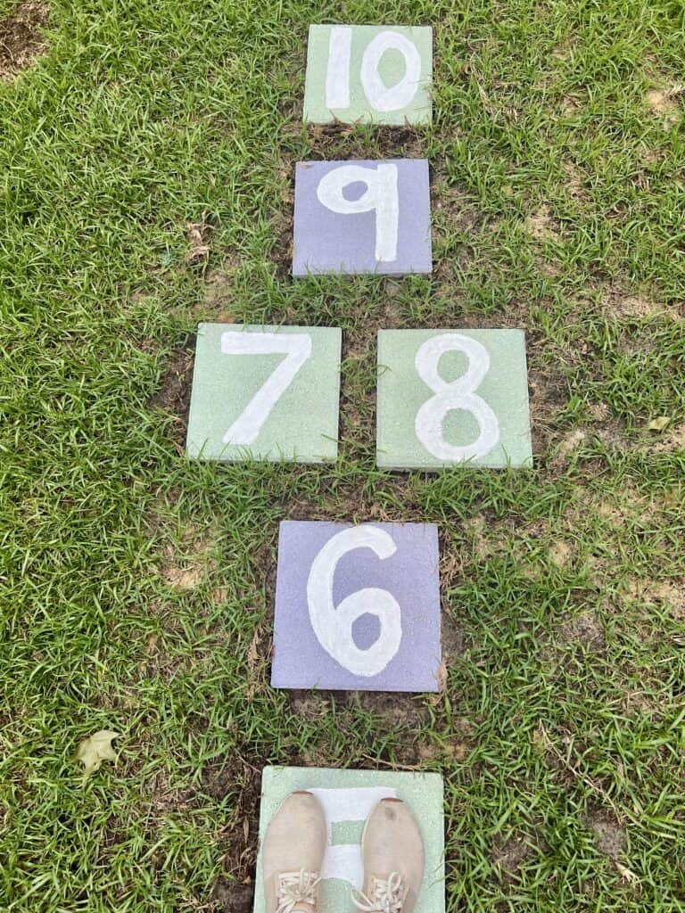 Easy DIY Hopscotch Stepping Stones for Your Backyard