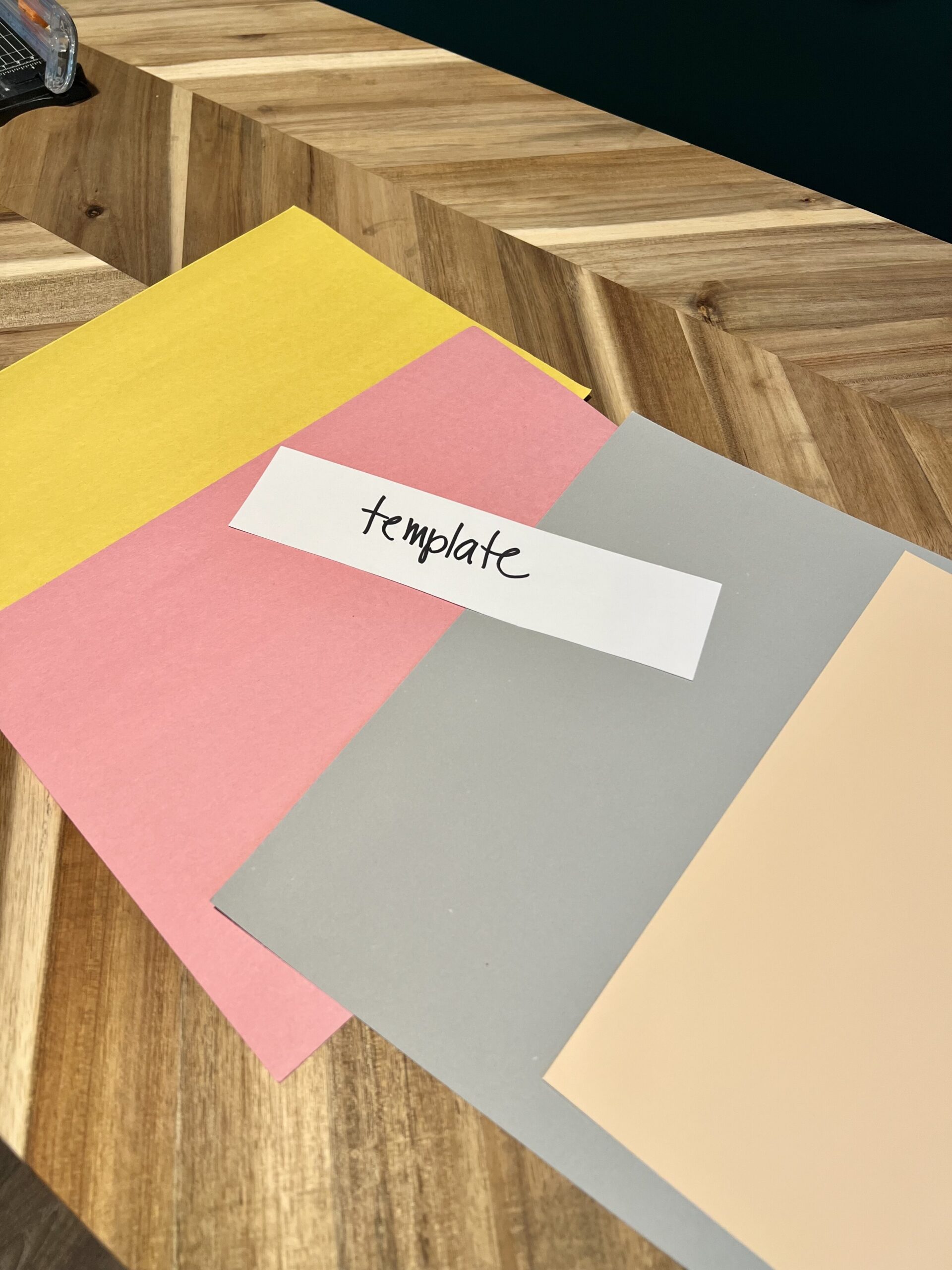 DIY Paper Chain Pencil paper strips