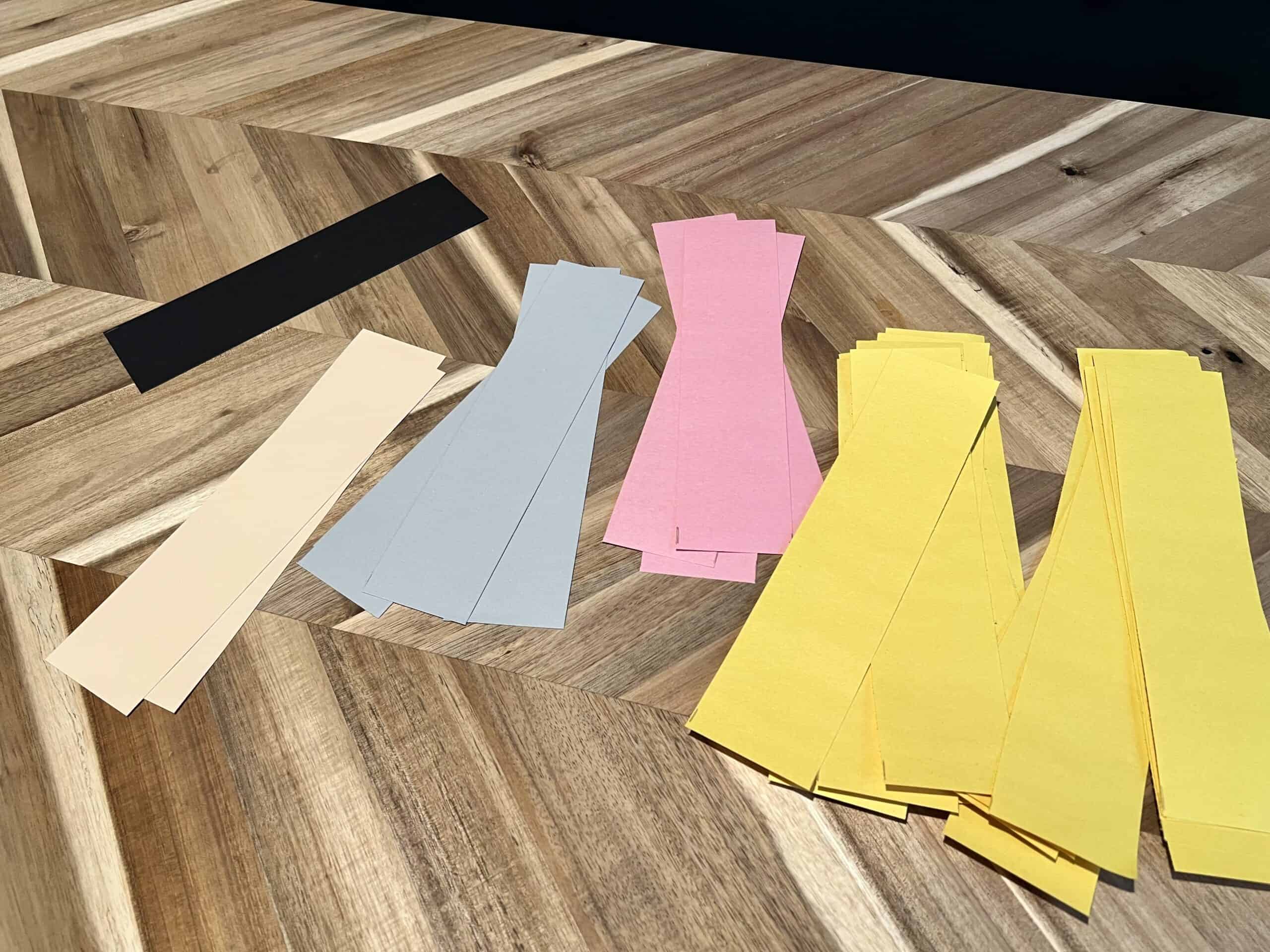 DIY Paper Chain Pencil paper strips