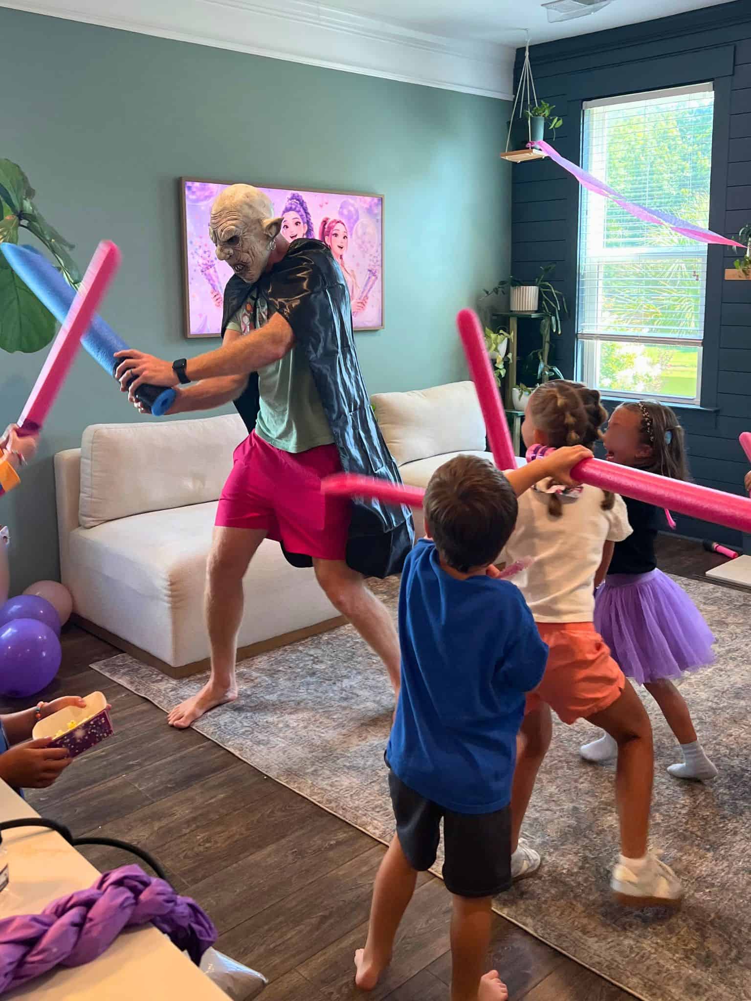 KPOP demon hunters birthday demon fight